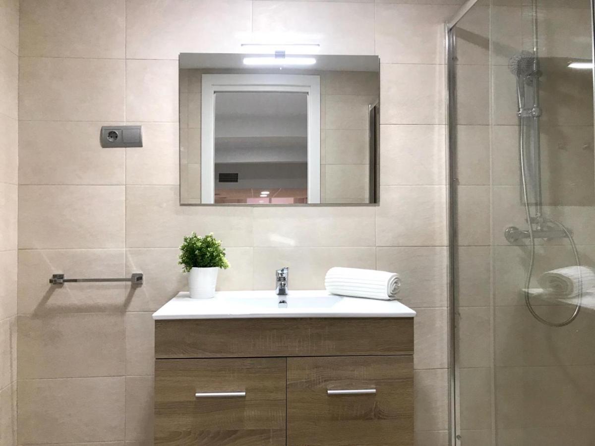 Modern & Spacious Apartment In Plaza De La Merced Малага Екстериор снимка