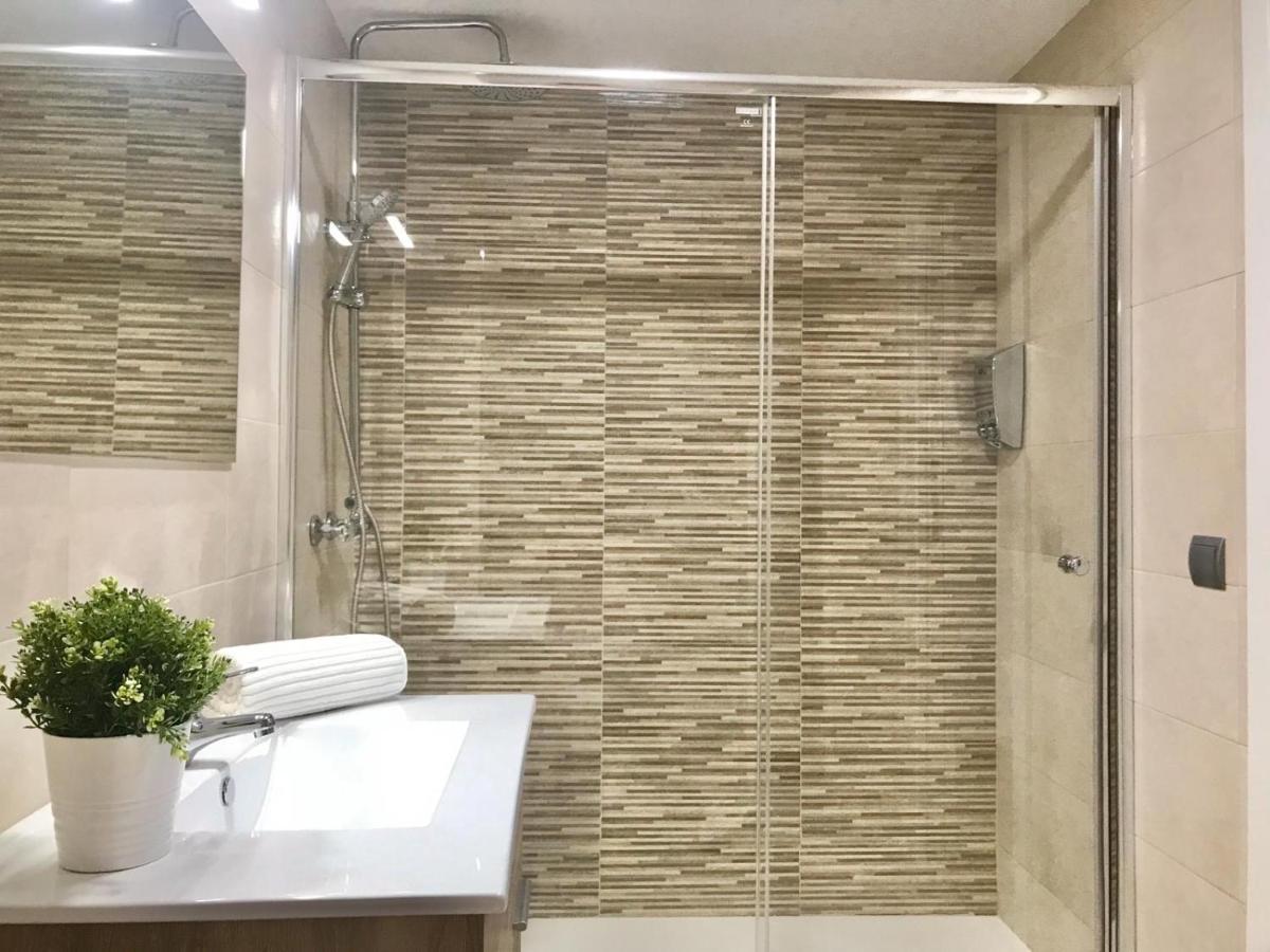 Modern & Spacious Apartment In Plaza De La Merced Малага Екстериор снимка