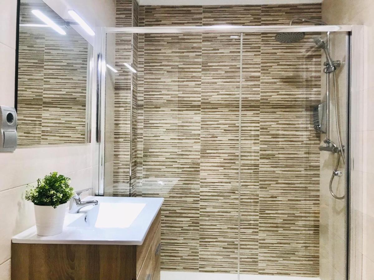 Modern & Spacious Apartment In Plaza De La Merced Малага Екстериор снимка