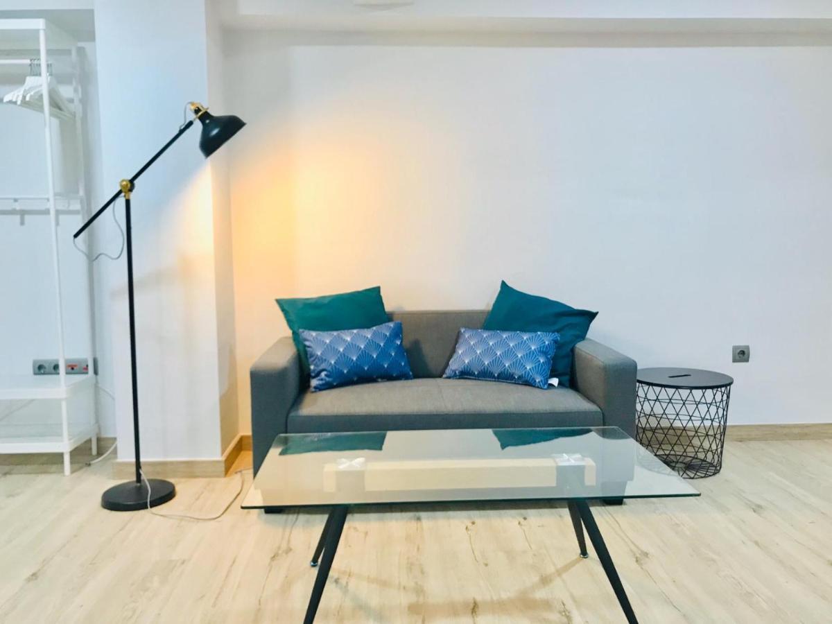 Modern & Spacious Apartment In Plaza De La Merced Малага Екстериор снимка